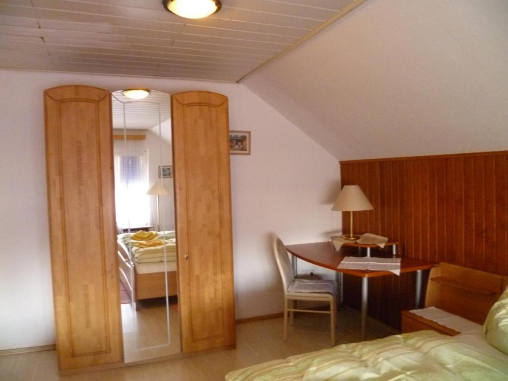 Hotel Rotbuche Westoverledingen Habitación foto