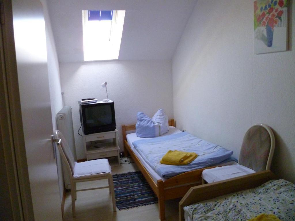 Hotel Rotbuche Westoverledingen Habitación foto